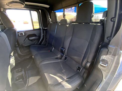 Used 2023 Jeep Gladiator Sport image 21