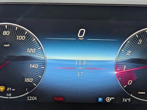 New 2026 Mercedes-Benz GLB 250 image 10