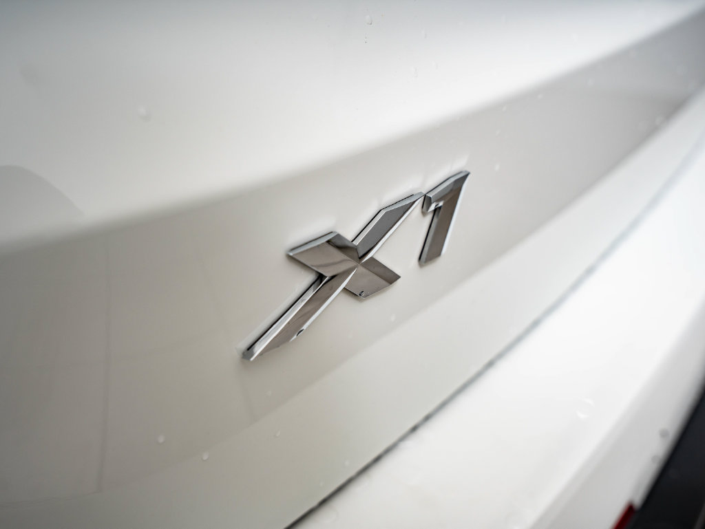 Certified 2025 BMW X1 xDrive28i AWD/4WD image 15