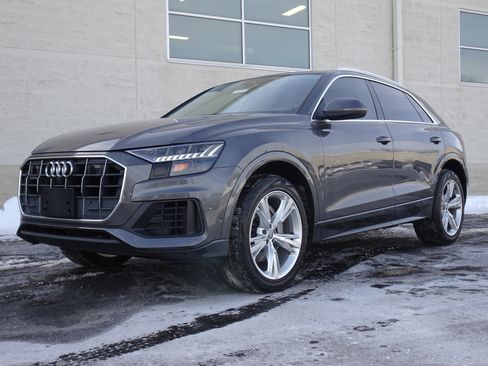 Used 2019 Audi Q8 Prestige w/ Luxury Package image 2