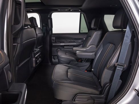 Used 2024 Ford Expedition Platinum image 21