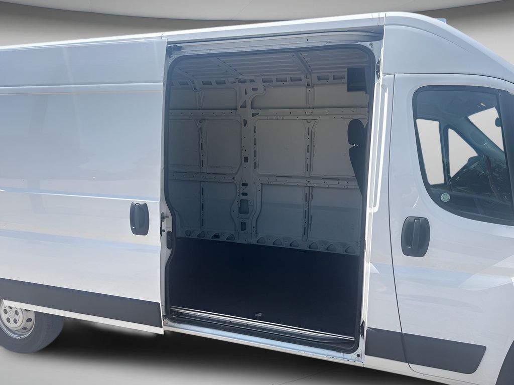 Used 2023 RAM ProMaster 2500 FWD image 12