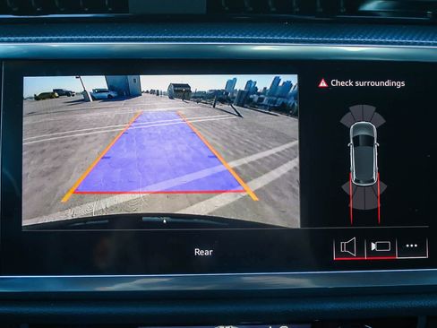 New 2025 Audi Q3 2.0T Premium image 37