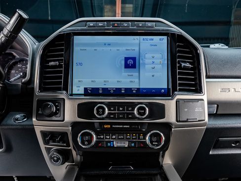 Used 2022 Ford F250 Platinum w/ FX4 Off-Road Package AWD/4WD image 24