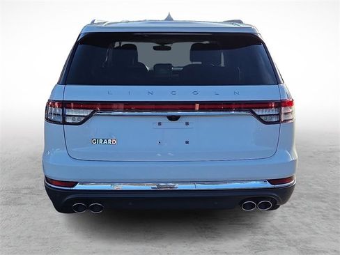 Used 2023 Lincoln Aviator Reserve w/ Equipment Group 201A image 5