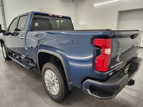 Used 2021 Chevrolet Silverado 2500 High Country w/ Z71 Off-Road Package image 6