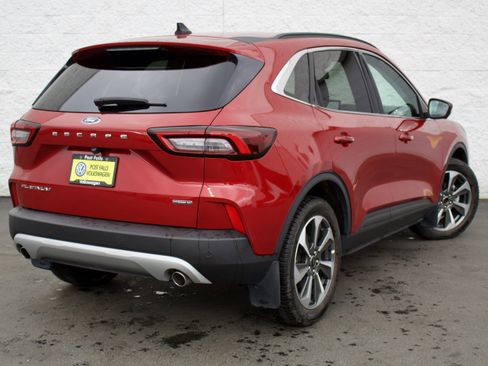 Used 2023 Ford Escape Platinum image 8