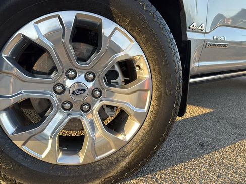 Used 2022 Ford F150 Platinum w/ Equipment Group 701A High image 9