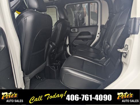 Used 2020 Jeep Gladiator Overland image 16