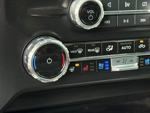 Used 2024 Ford F350 Lariat image 32