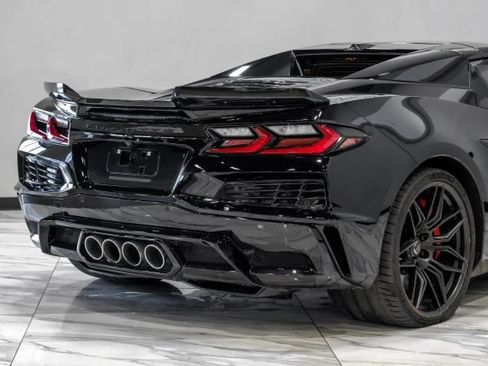 Used 2023 Chevrolet Corvette Z06 w/ Stealth Interior Trim Package RWD image 15