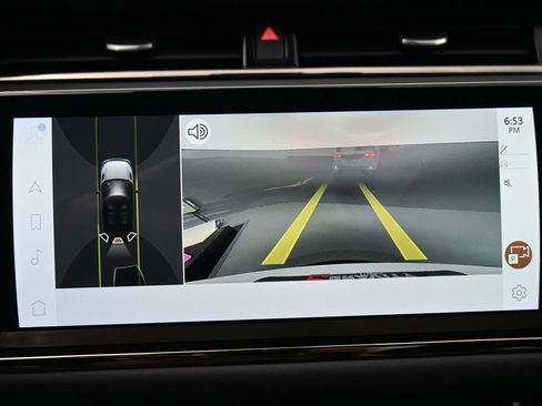 Used 2023 Land Rover Range Rover Evoque R-Dynamic SE image 15