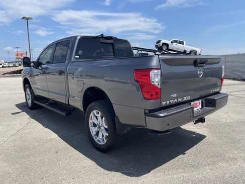 Used 2024 Nissan Titan SV w/ SV Convenience Package AWD/4WD image 6