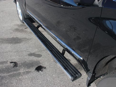 Used 2024 Chevrolet Silverado 1500 High Country w/ High Country Premium Package image 12