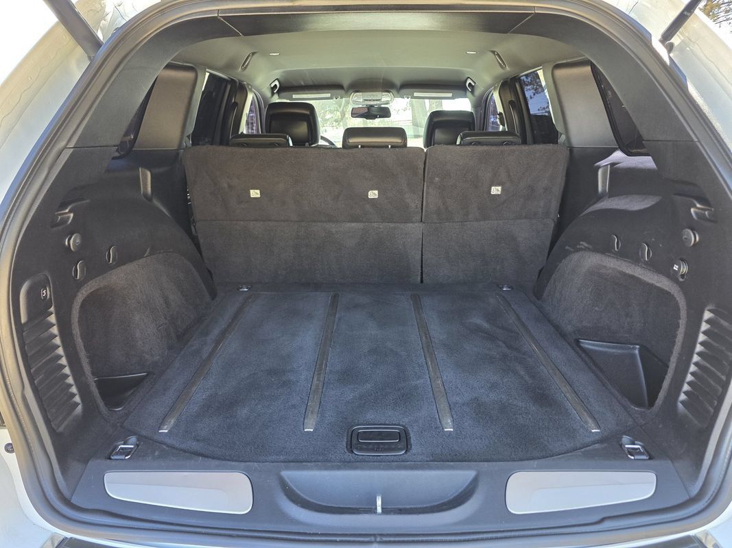 Used 2016 Jeep Grand Cherokee Limited AWD/4WD image 17