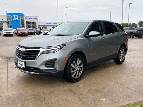 Used 2023 Chevrolet Equinox LT FWD image 3