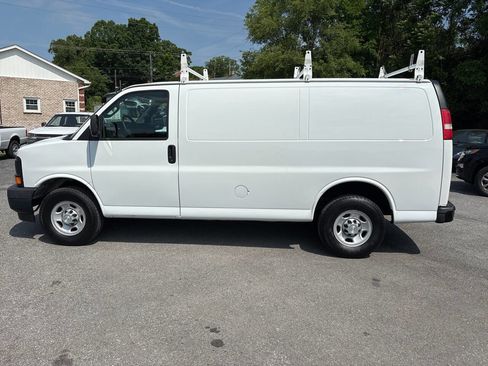 Used 2017 Chevrolet Express 2500 RWD image 8