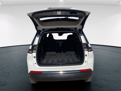 Used 2023 Jeep Grand Cherokee L Limited image 14