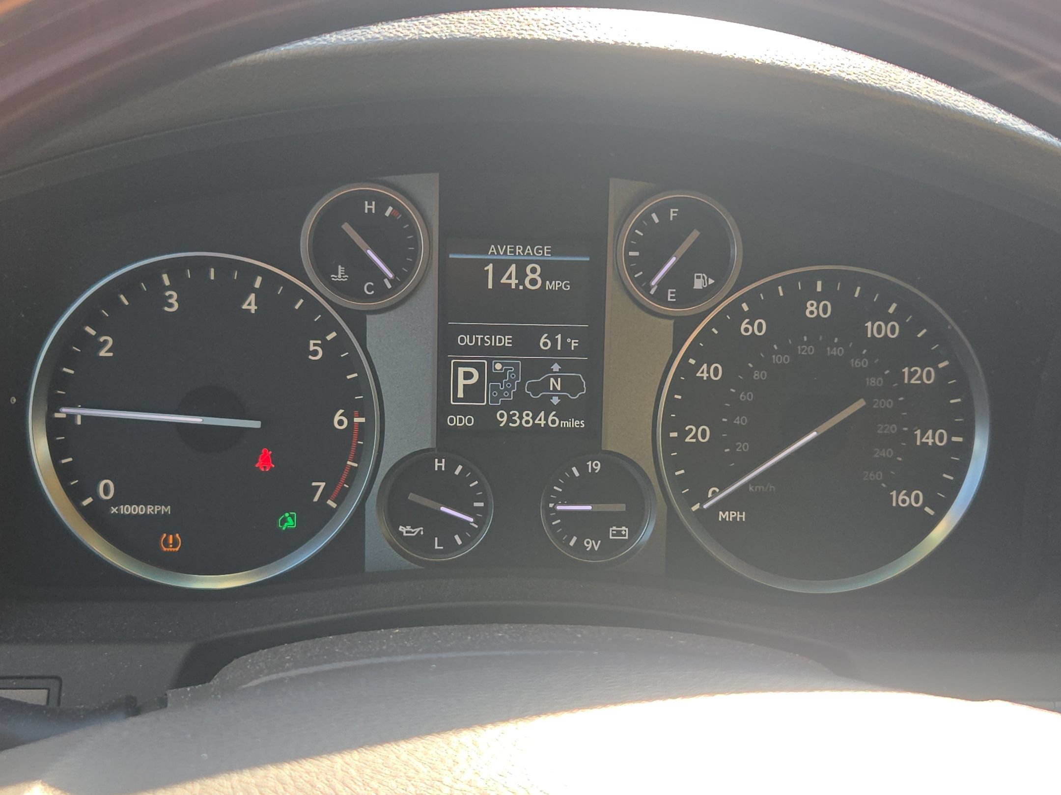 Used 2013 Lexus LX 570 4WD w/ Luxury Pkg image 11