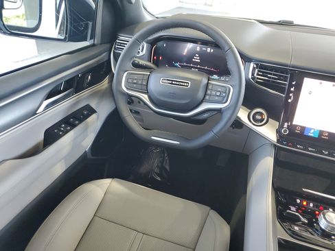 New 2026 Jeep Grand Wagoneer L Limited AWD/4WD image 11