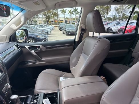 Used 2020 Lexus GX 460 Premium w/ Premium Package AWD/4WD image 17