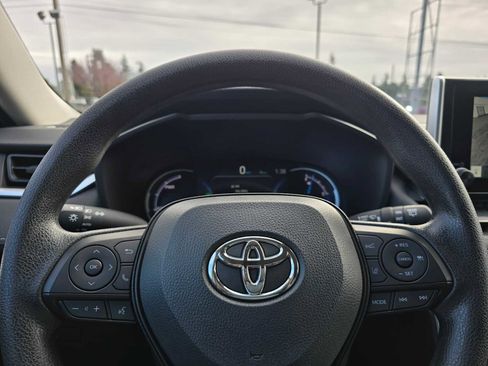 Certified 2025 Toyota RAV4 XLE image 31