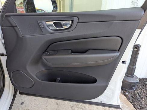 Used 2023 Volvo XC60 B5 Plus w/ Protection Package Premier image 35