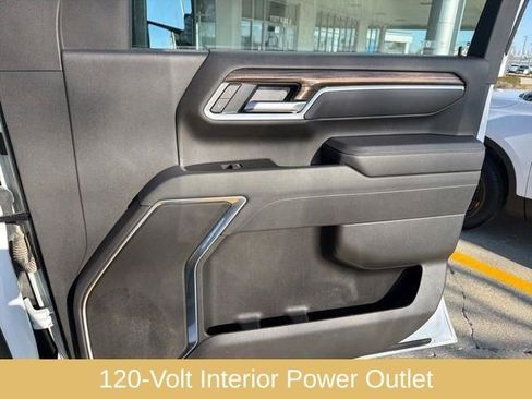 Used 2025 Chevrolet Silverado 2500 LT image 32