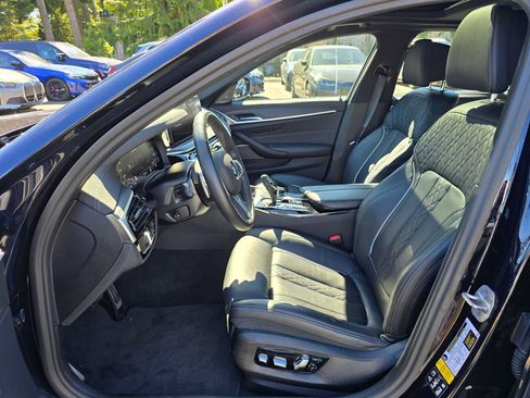 Used 2023 BMW M550i xDrive w/ Dynamic Handling Package AWD/4WD image 20