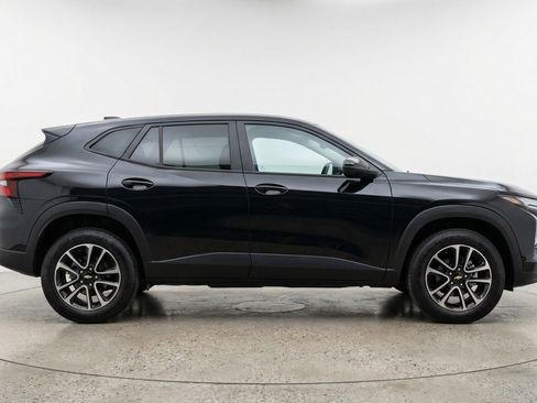 Used 2025 Chevrolet TrailBlazer LT image 11