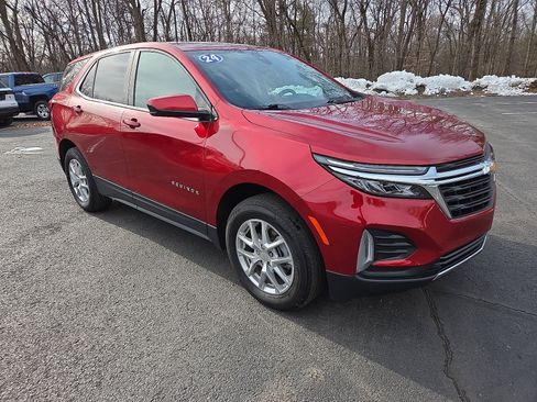 Used 2024 Chevrolet Equinox LT image 1