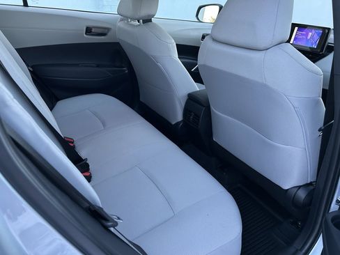 Used 2025 Toyota Corolla Cross L image 12