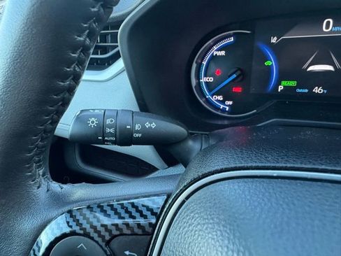 Used 2022 Toyota RAV4 Limited image 24