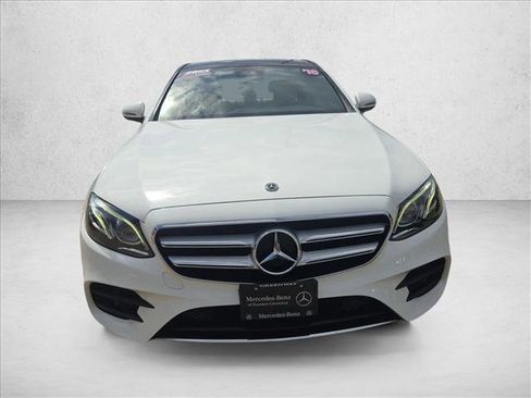 Used 2018 Mercedes-Benz E 300 image 2