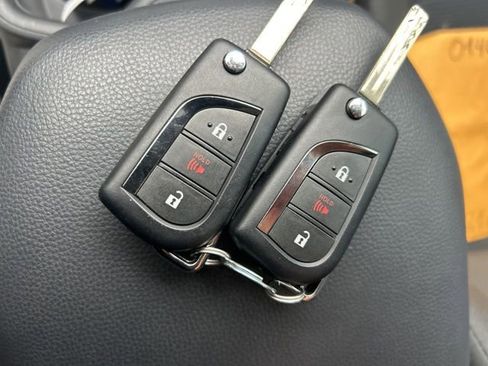 Used 2025 Toyota RAV4 LE image 19