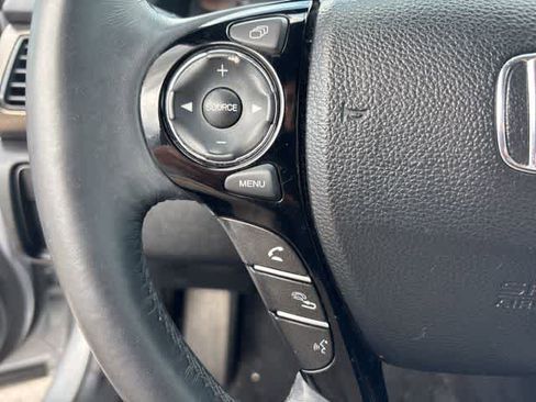 Used 2017 Honda Accord EX-L image 12