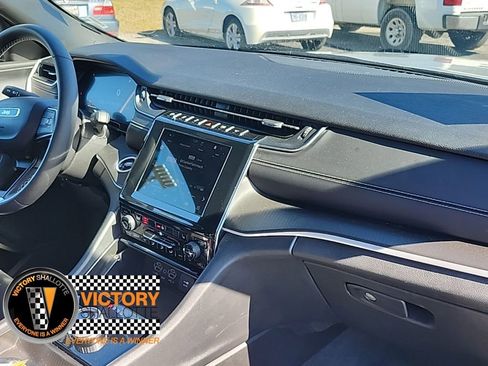 Certified 2024 Jeep Grand Cherokee Altitude image 5