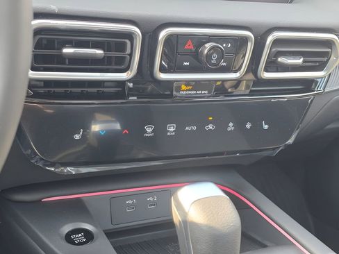 New 2026 Nissan Sentra SV w/ SV Convenience Package FWD image 21