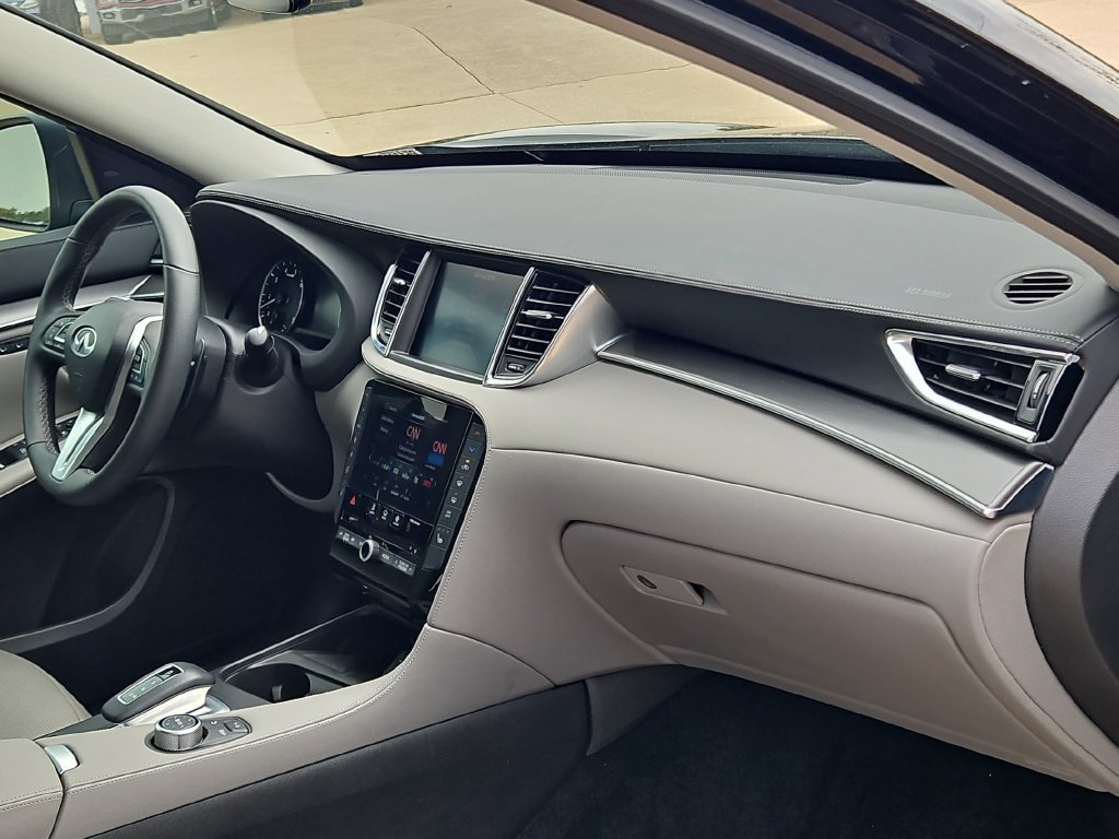 Used 2023 INFINITI QX50 Luxe FWD image 29