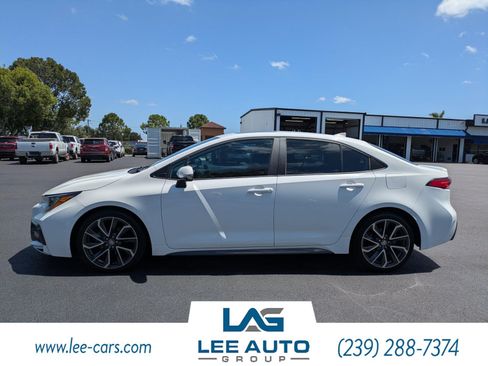 Used 2020 Toyota Corolla SE w/ SE Premium Package FWD image 6