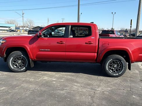 Used 2016 Toyota Tacoma SR5 w/ SR5 Appearance Package (DN) image 4