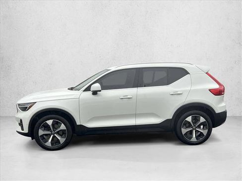 Used 2023 Volvo XC40 B5 Plus w/ Driver Assist Package image 8
