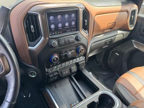 Certified 2022 Chevrolet Silverado 3500 High Country AWD/4WD image 15