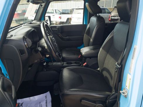 Used 2017 Jeep Wrangler Unlimited Sahara image 13