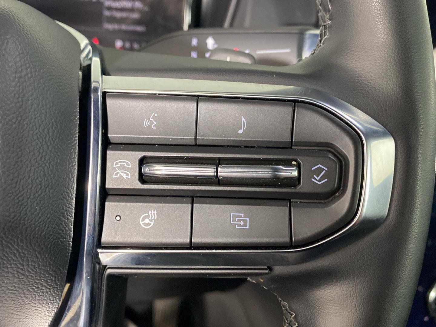 Used 2025 GMC Terrain Elevation FWD image 18
