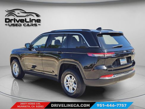 Used 2024 Jeep Grand Cherokee Laredo image 11