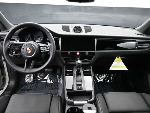 New 2026 Porsche Macan AWD/4WD image 6