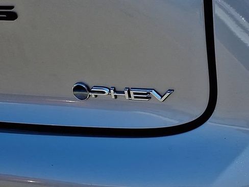Used 2025 Toyota Prius Plug-In Hybrid FWD image 34