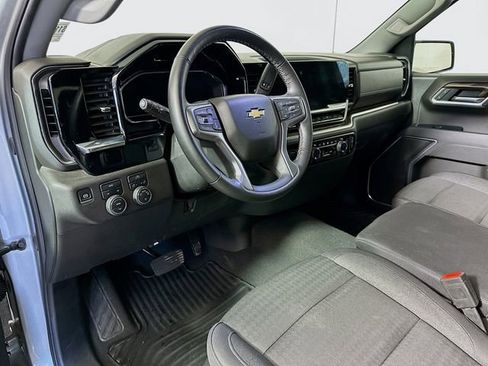 Used 2025 Chevrolet Silverado 1500 LT image 10