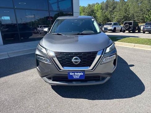 Used 2023 Nissan Rogue SV FWD image 2